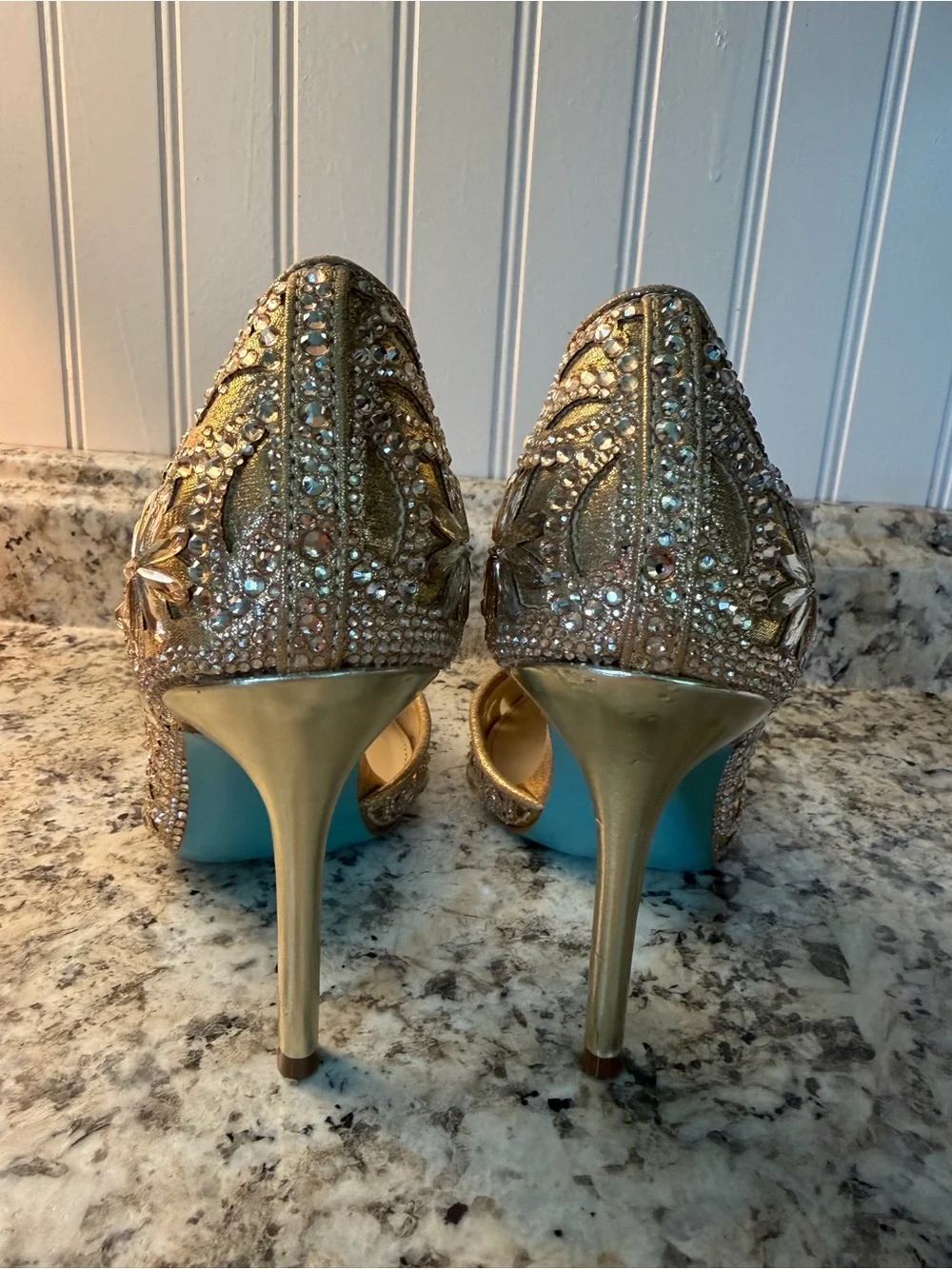 Betsey Johnson Gold Beaded Floral Pointed-Toe Pumps Wedding Gems 💎 Blue Bottom